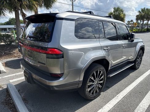 Certified 2025 Lexus GX 550 w/ Accessory Package (2T) AWD/4WD image 4