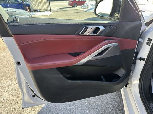 Used 2022 BMW X6 xDrive40i w/ M Sport Package image 12