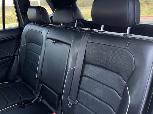 Used 2022 Volkswagen Tiguan SEL R-Line image 24