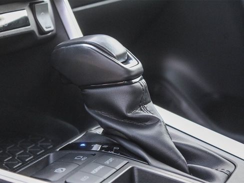 Used 2023 Toyota RAV4 XLE Premium image 22