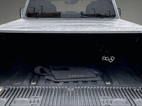 Used 2020 Nissan Titan SV w/ SV Convenience Package image 7