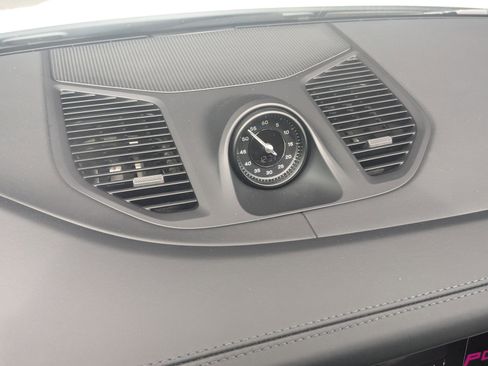Certified 2025 Porsche Cayenne S AWD/4WD image 22