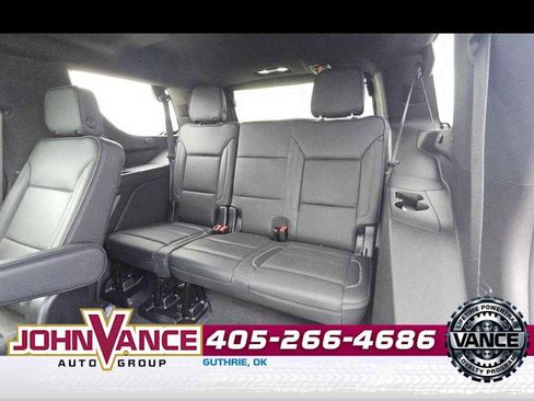 Used 2025 GMC Yukon Denali AWD/4WD image 3