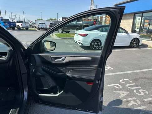 Used 2021 Ford Escape SEL image 25