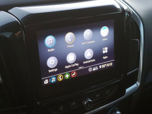 Used 2020 Chevrolet Traverse LT image 16