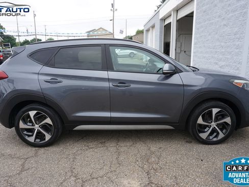 Used 2018 Hyundai Tucson Value AWD/4WD image 11