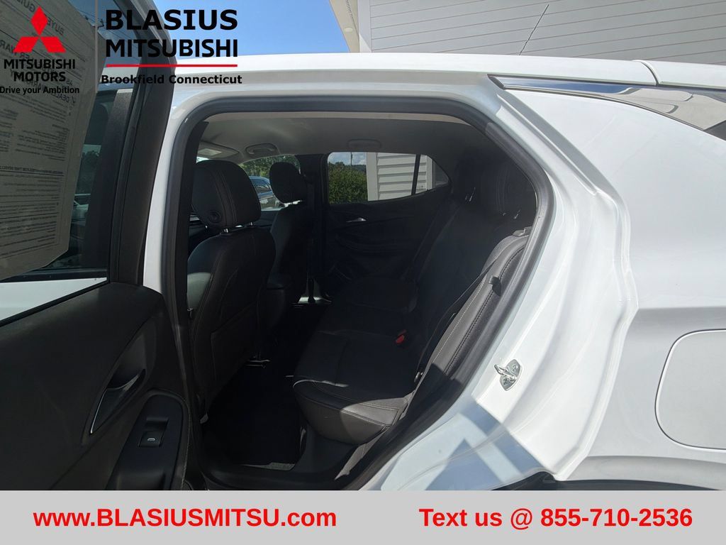 Used 2024 Buick Encore GX Preferred FWD image 32