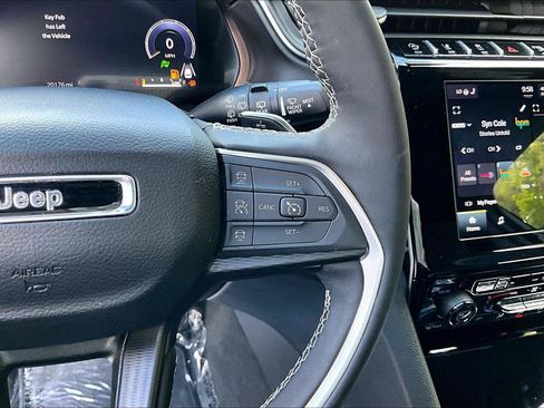 Certified 2024 Jeep Grand Cherokee Laredo X w/ Luxury Tech Group I AWD/4WD image 19