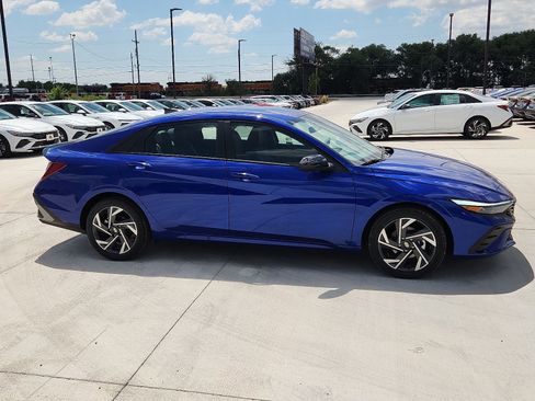 New 2025 Hyundai Elantra Sport image 5