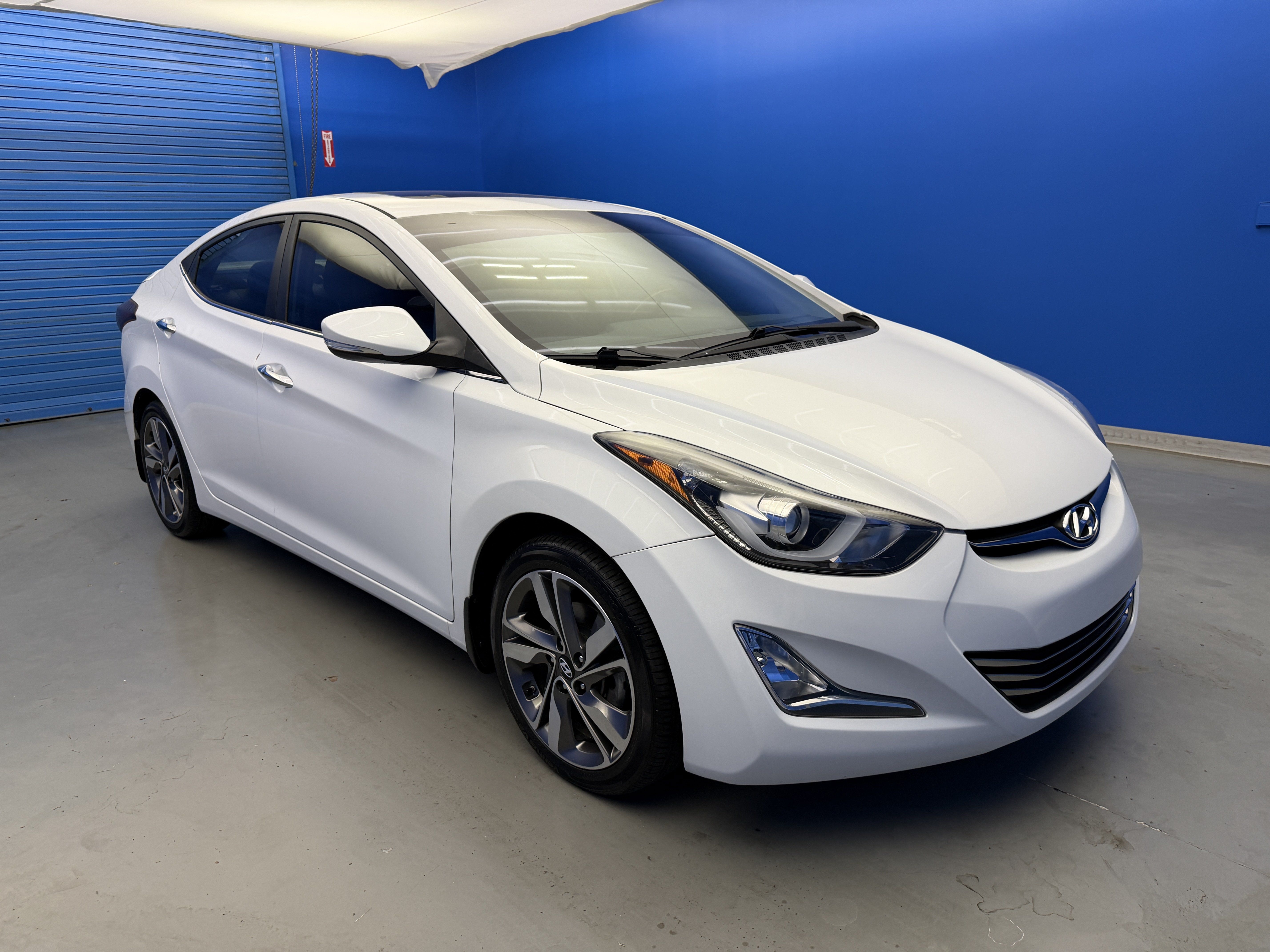 Used 2016 Hyundai Elantra Limited w/ Option Group 04 FWD image 2