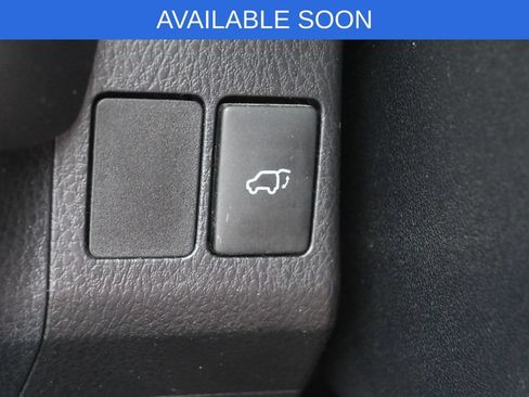 Used 2016 Toyota RAV4 XLE AWD/4WD image 14