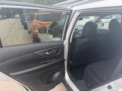 Used 2015 Nissan Rogue SV AWD/4WD image 7