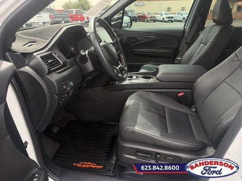 Used 2025 Honda Passport TrailSport image 14