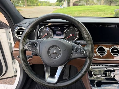 Used 2017 Mercedes-Benz E 300 4MATIC image 42