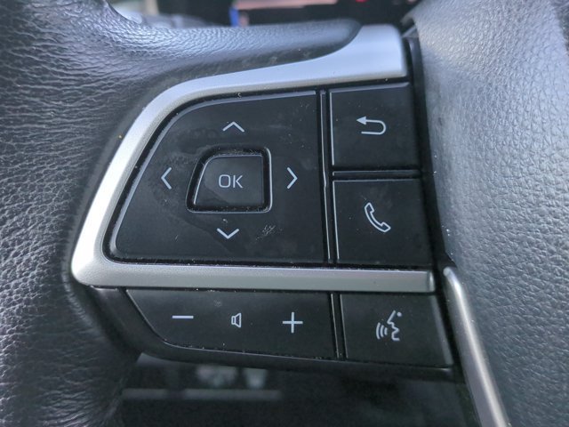 Used 2025 Toyota Sienna XLE FWD image 25