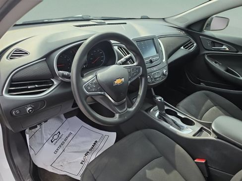 Used 2017 Chevrolet Malibu LS w/ LPO, Convenience Package 1 FWD image 18