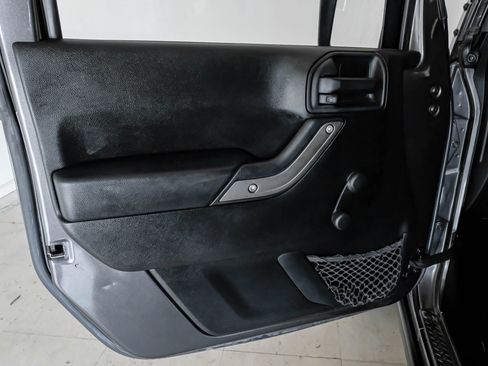 Used 2016 Jeep Wrangler Sport image 32