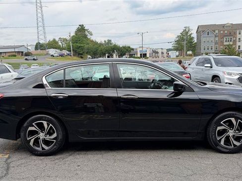 Used 2016 Honda Accord LX image 12