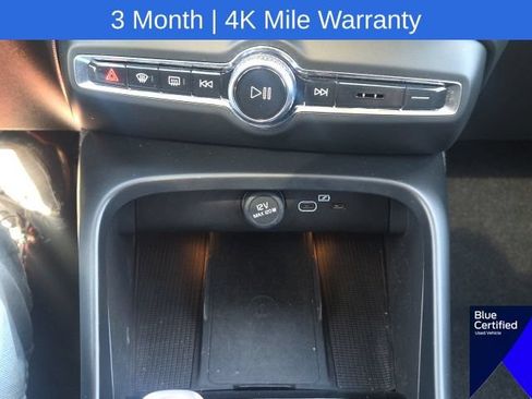 Used 2023 Volvo XC40 B5 Plus AWD/4WD image 34