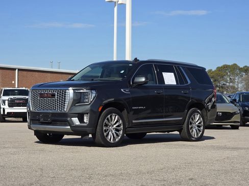 Used 2022 GMC Yukon Denali w/ Denali Ultimate Package image 3