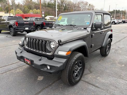 Used 2025 Jeep Wrangler Sport image 3