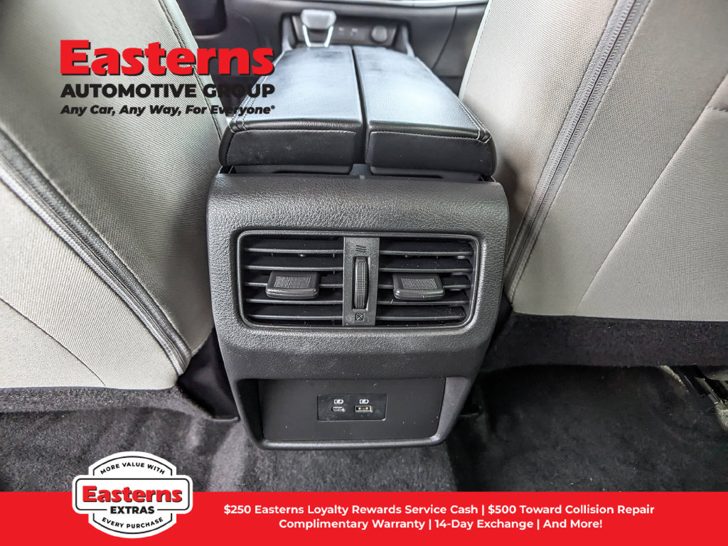 Used 2023 Nissan Rogue SV AWD/4WD image 19