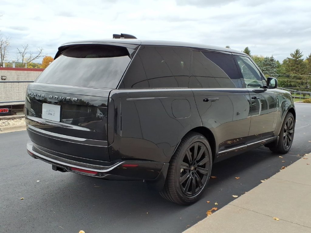 New 2027 Land Rover Range Rover Long Wheelbase SE AWD/4WD image 5
