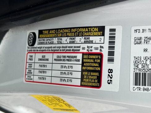 Used 2022 Toyota Tacoma SR5 RWD image 45