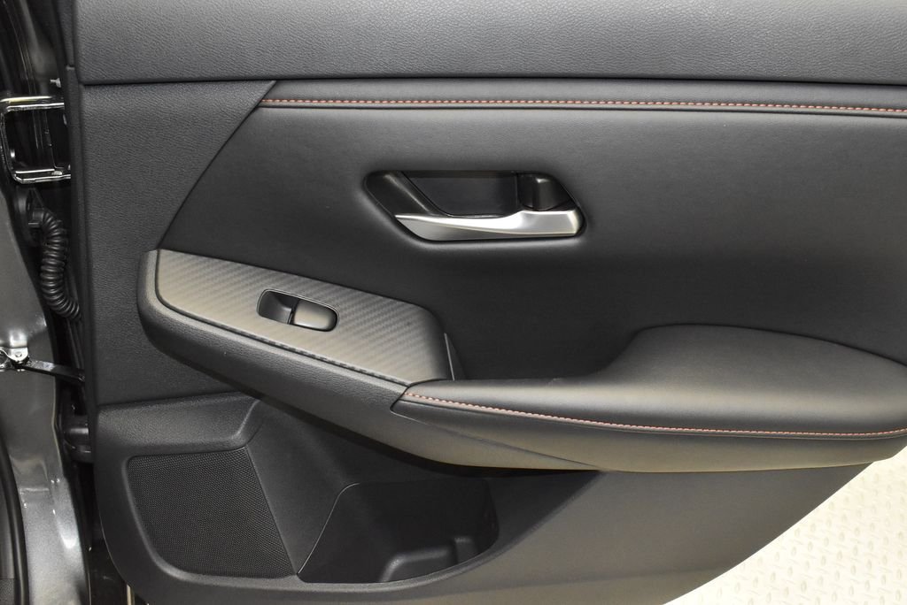 Used 2025 Nissan Sentra SR FWD image 30