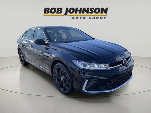 New 2026 Volkswagen Jetta SE image 1