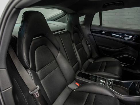 Used 2021 Porsche Panamera image 27