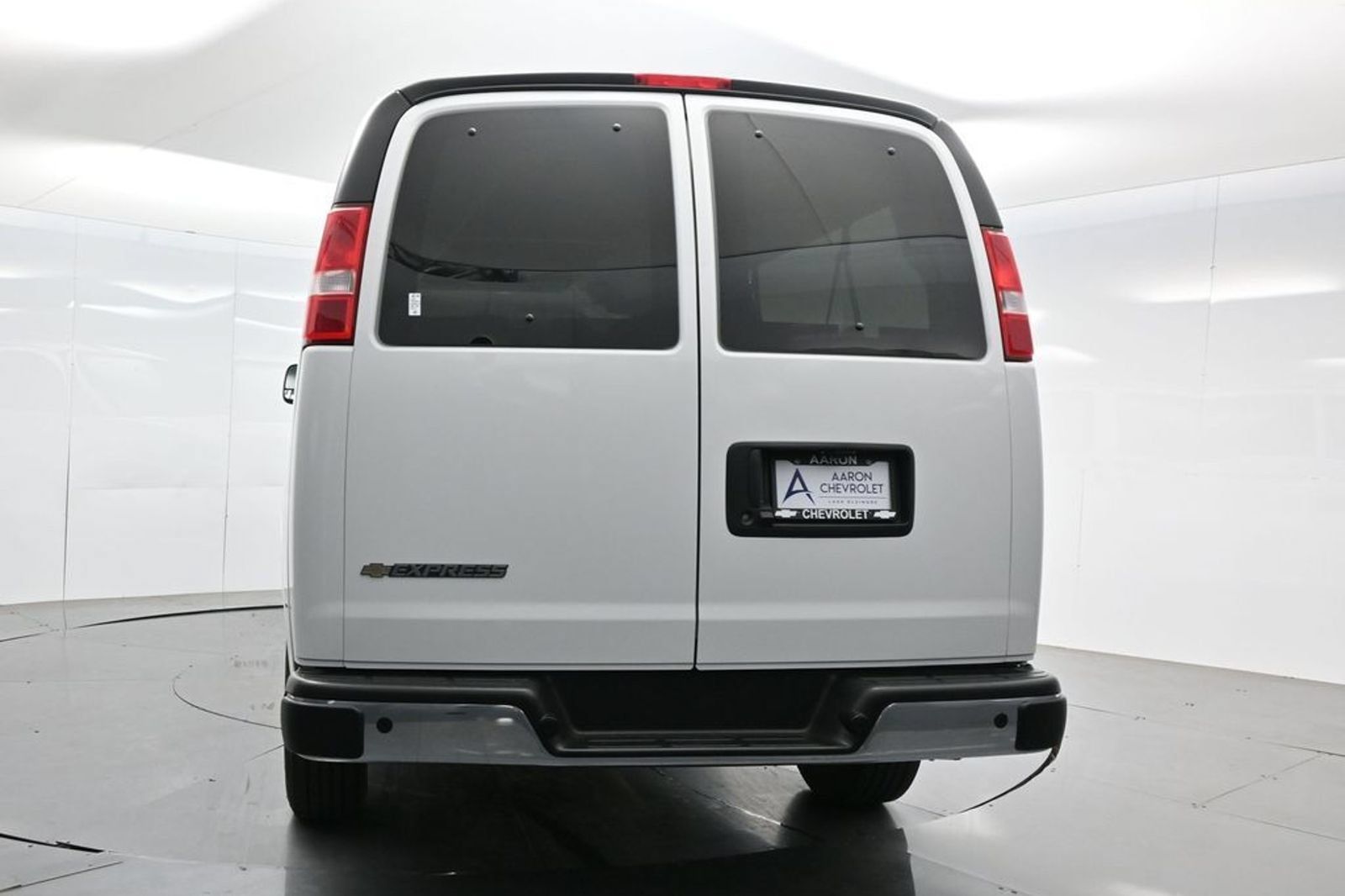 Used 2025 Chevrolet Express 3500 LT w/ LT Preferred Equipment Group RWD image 34