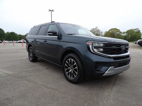 Used 2025 Ford Expedition Max Platinum AWD/4WD image 2