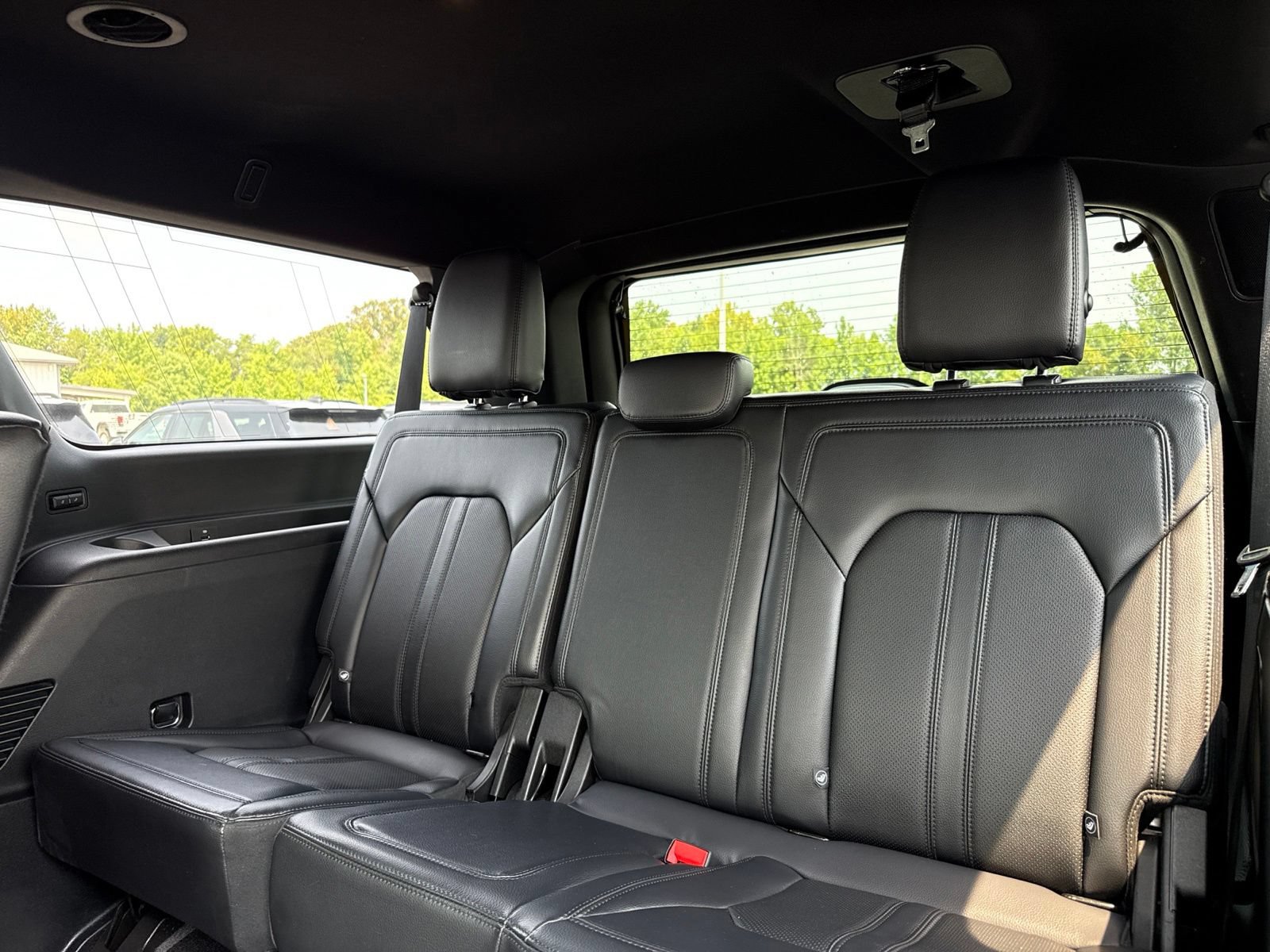 Used 2021 Ford Expedition Max Limited AWD/4WD image 14