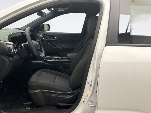 Used 2026 Chevrolet Equinox LT FWD image 11