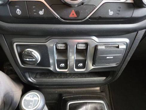 Used 2019 Jeep Wrangler Sport w/ Quick Order Package 23S AWD/4WD image 50