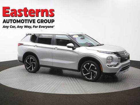 Used 2023 Mitsubishi Outlander SE AWD/4WD image 46