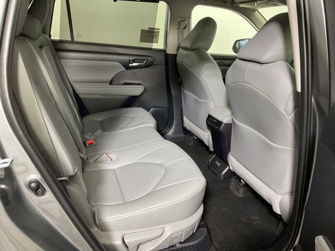 New 2026 Toyota Highlander XLE image 24
