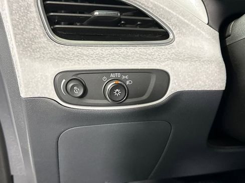 Used 2021 Chevrolet Bolt LT FWD image 19