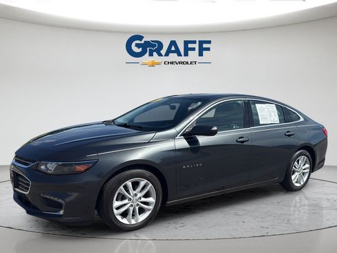 Used 2017 Chevrolet Malibu LT FWD image 2