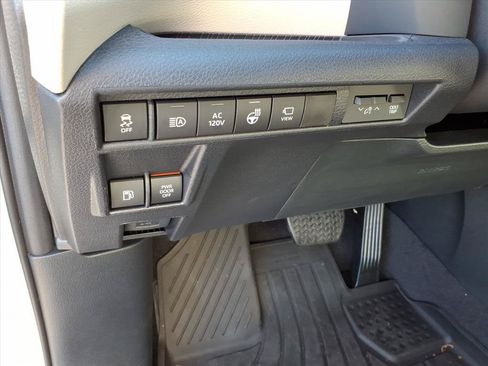 New 2026 Toyota Sienna Platinum AWD/4WD image 10