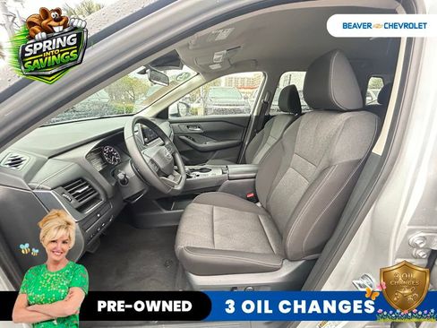 Used 2025 Nissan Rogue SV image 13