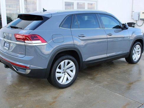 Certified 2022 Volkswagen Atlas Cross Sport SE image 6