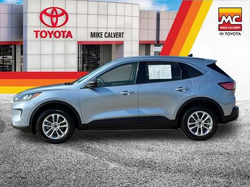 Used 2022 Ford Escape SE AWD/4WD image 2