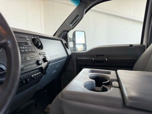 Used 2014 Ford F550 4x4 SuperCab Super Duty w/ Power Equipment Group image 37