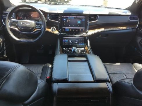 Certified 2024 Jeep Grand Wagoneer L 4WD image 7