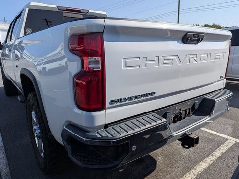 Used 2022 Chevrolet Silverado 2500 LTZ w/ LTZ Convenience Package AWD/4WD image 6