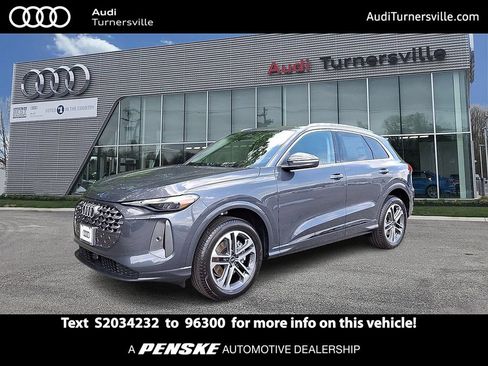 Used 2025 Audi Q5 Premium w/ Convenience Package AWD/4WD image 1