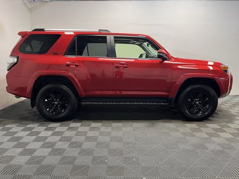 Used 2024 Toyota 4Runner SR5 Premium w/ Moonroof Package image 4