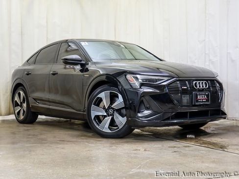 Used 2021 Audi e-tron Prestige w/ Prestige Package image 2